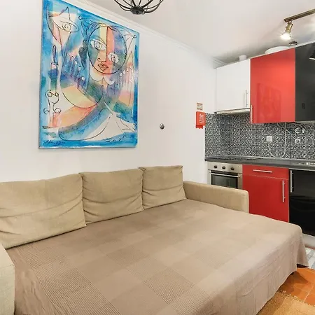 Host Wise - Lovely Bright Duplex - Prime Location Apartman *